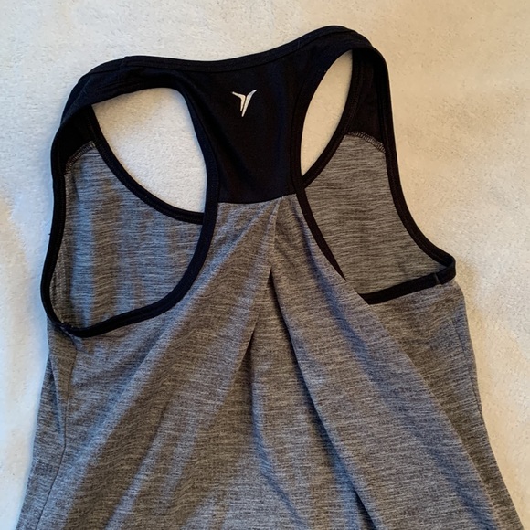 Grey black active tank top old navy size small - Picture 3 of 3